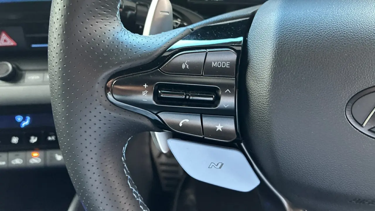 2024 HYUNDAI i30 Gallery Image 11