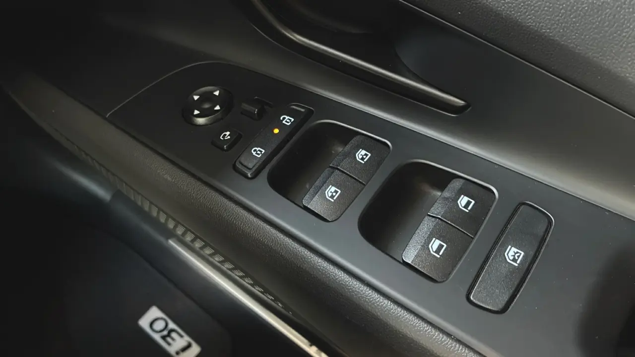 2024 HYUNDAI i30 Gallery Image 17