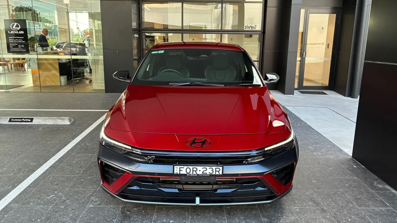 2024 HYUNDAI i30 Gallery Image 2