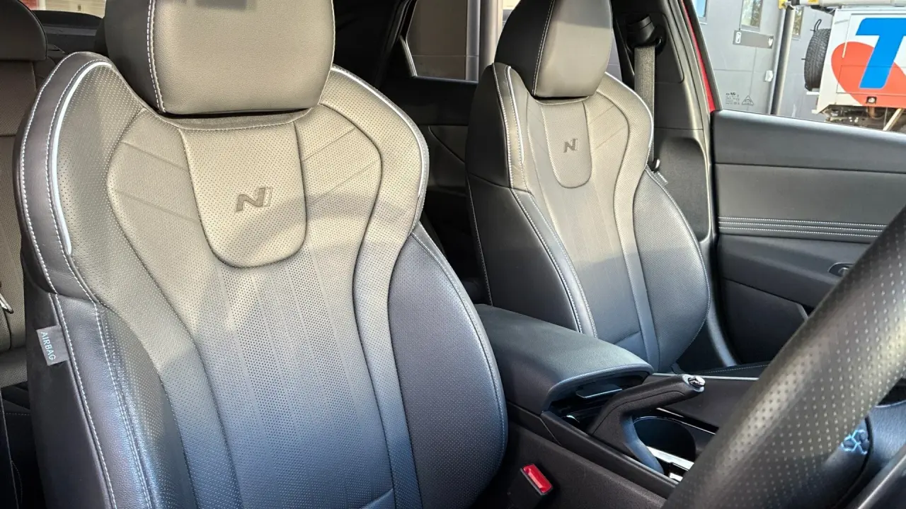 2024 HYUNDAI i30 Gallery Image 9