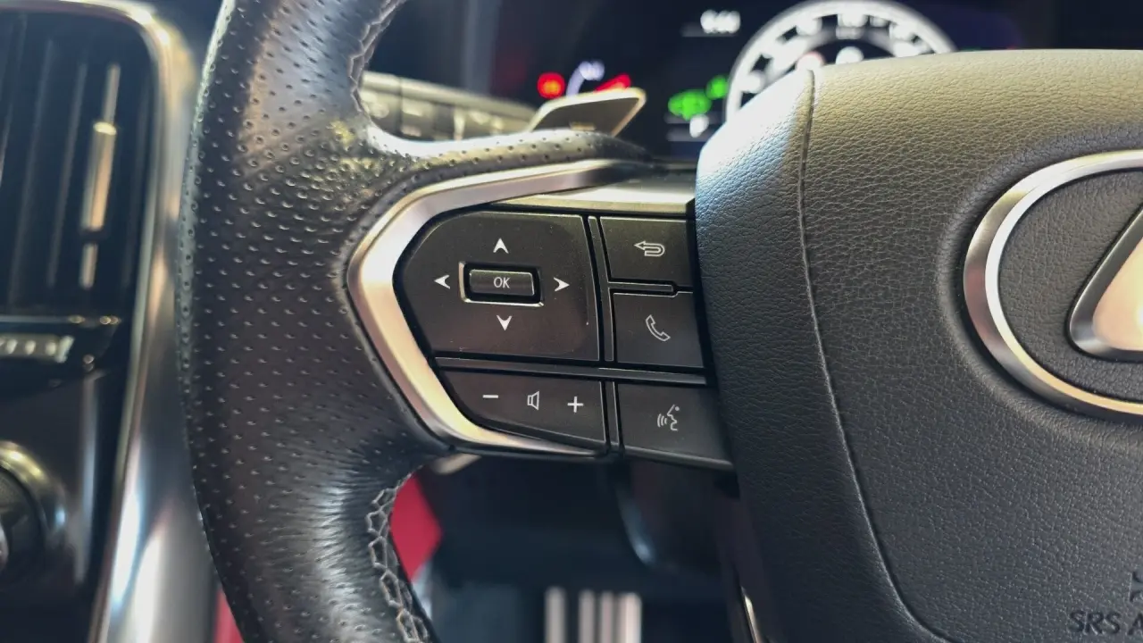 2022 Lexus LX500d Gallery Image 10