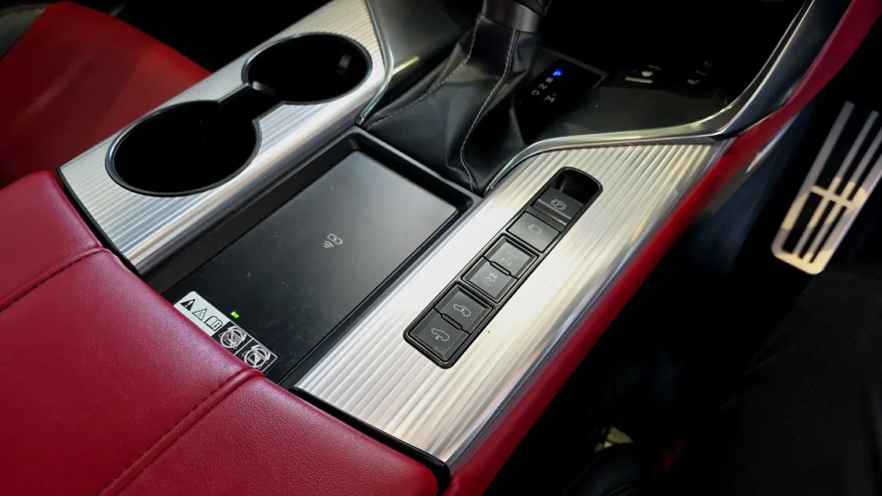 2022 Lexus LX500d Gallery Image 14