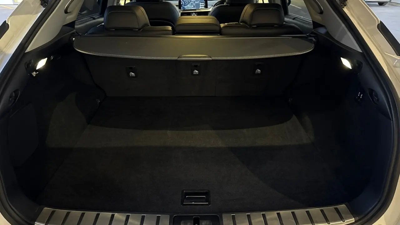 2021 Lexus NX300 Gallery Image 6