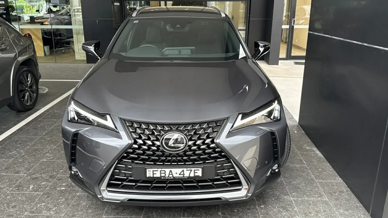 2023 Lexus UX250H Gallery Image 2