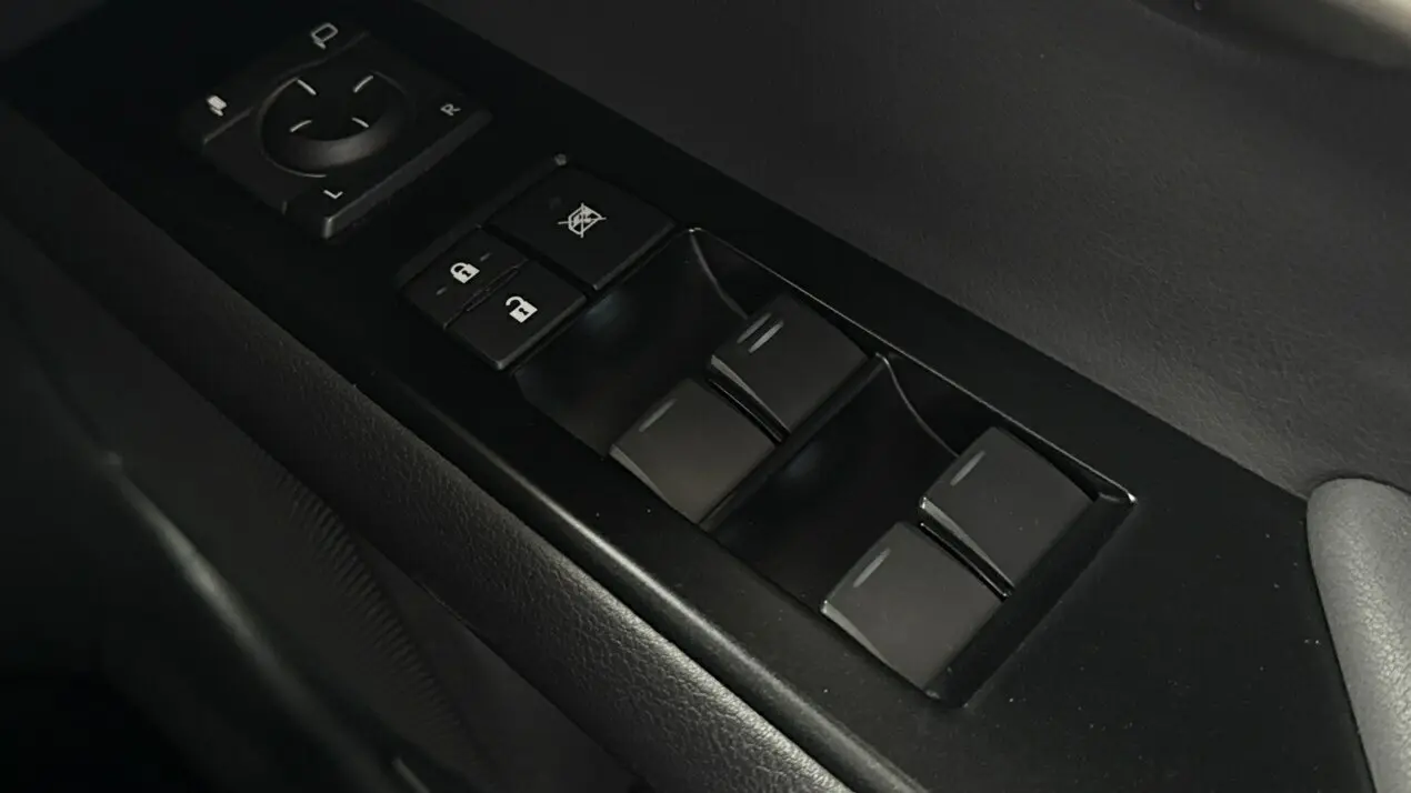 2023 Lexus UX250H Gallery Image 20