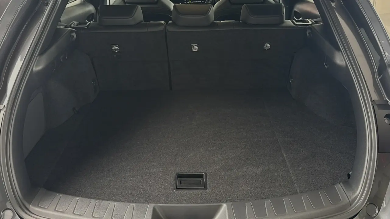 2023 Lexus UX250H Gallery Image 8