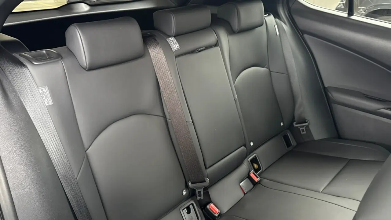 2023 Lexus UX250H Gallery Image 9