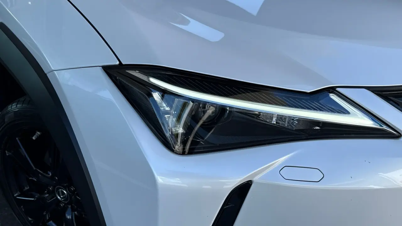 2021 Lexus UX200 Gallery Image 3