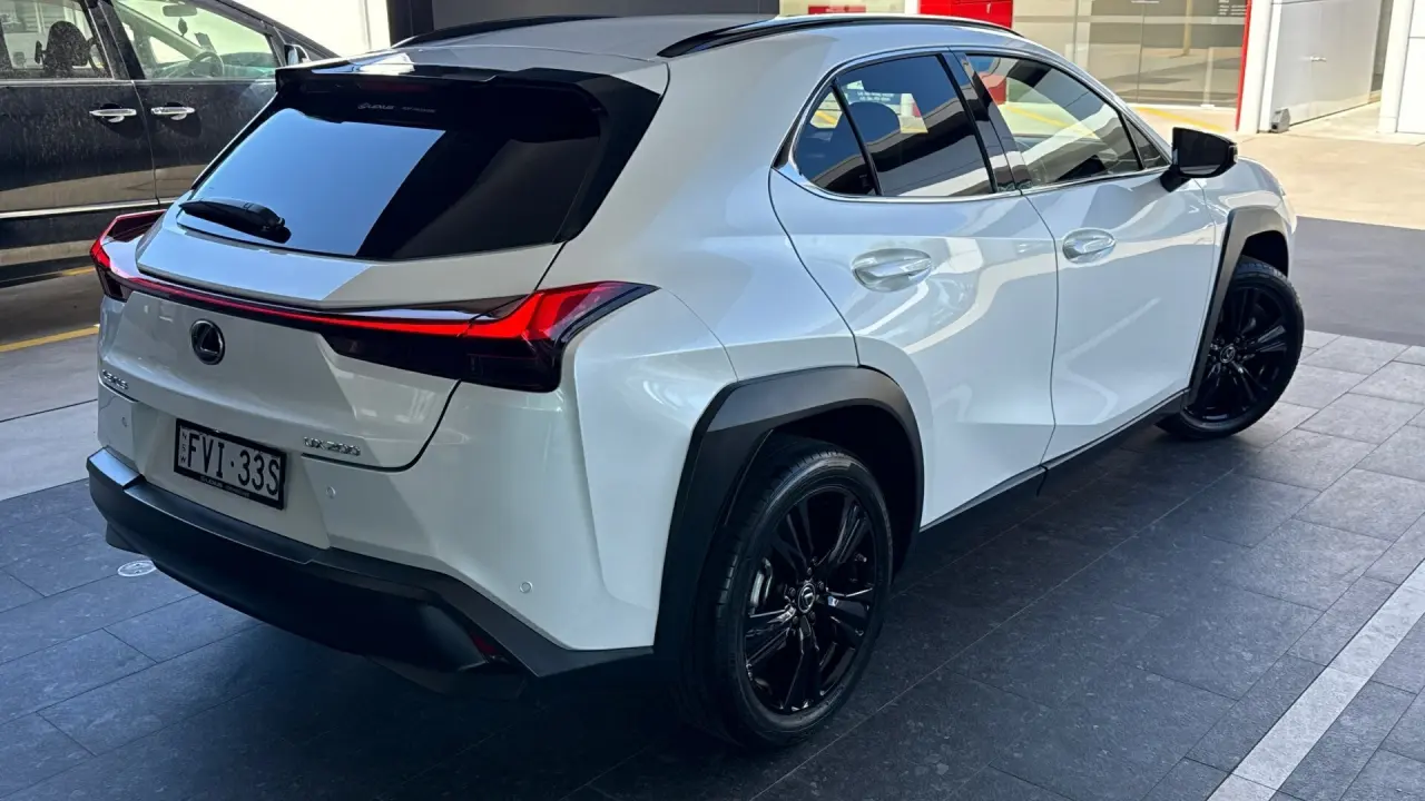 2021 Lexus UX200 Gallery Image 4
