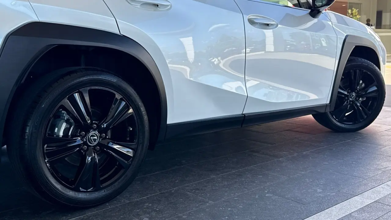 2021 Lexus UX200 Gallery Image 5