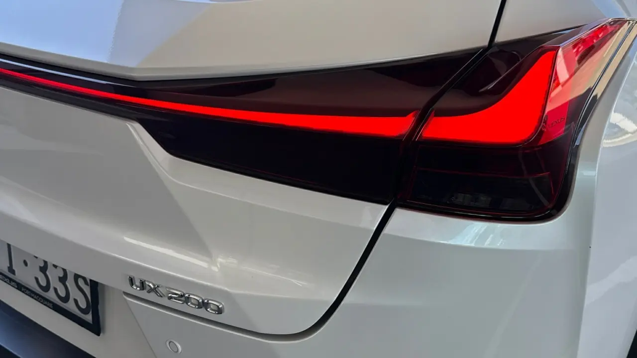 2021 Lexus UX200 Gallery Image 7