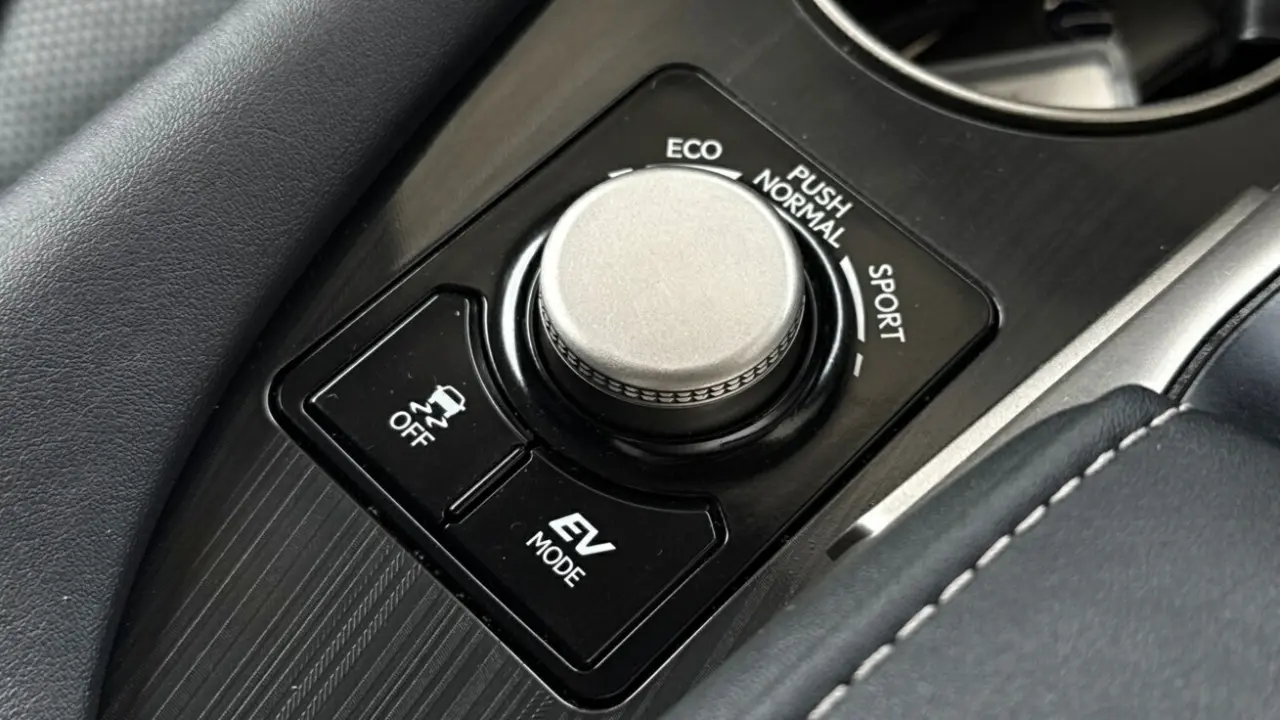 2018 Lexus RX450h Gallery Image 21