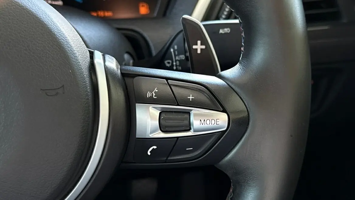 2017 BMW M2 Gallery Image 16