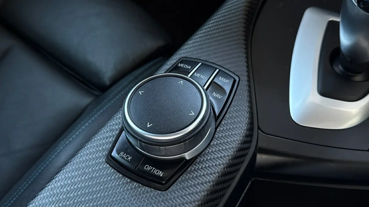 2017 BMW M2 Gallery Image 21