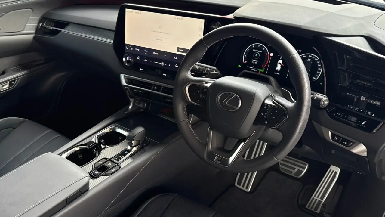 2024 Lexus RX500h Gallery Image 10