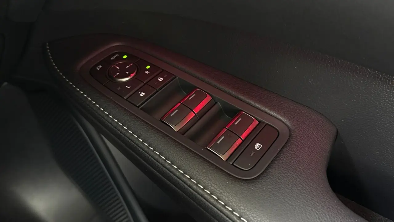 2024 Lexus RX500h Gallery Image 17