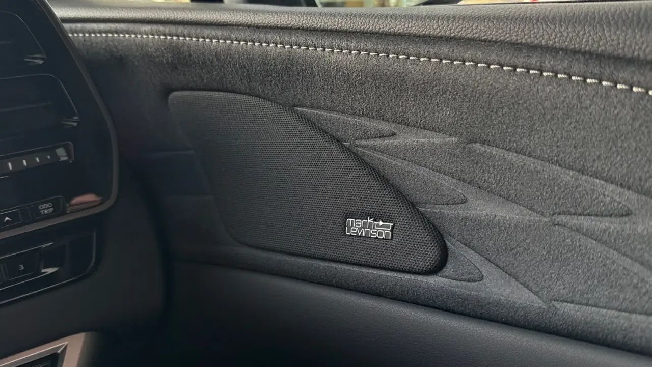 2024 Lexus RX500h Gallery Image 18