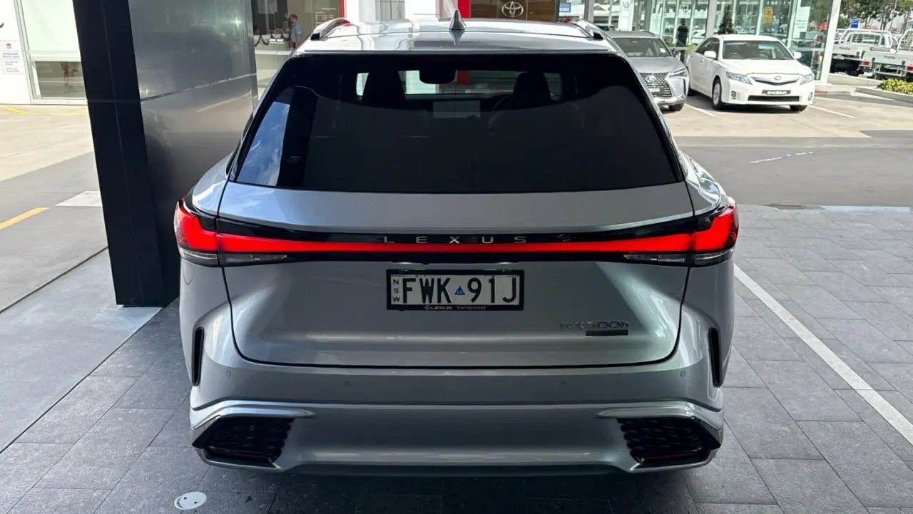 2024 Lexus RX500h Gallery Image 5