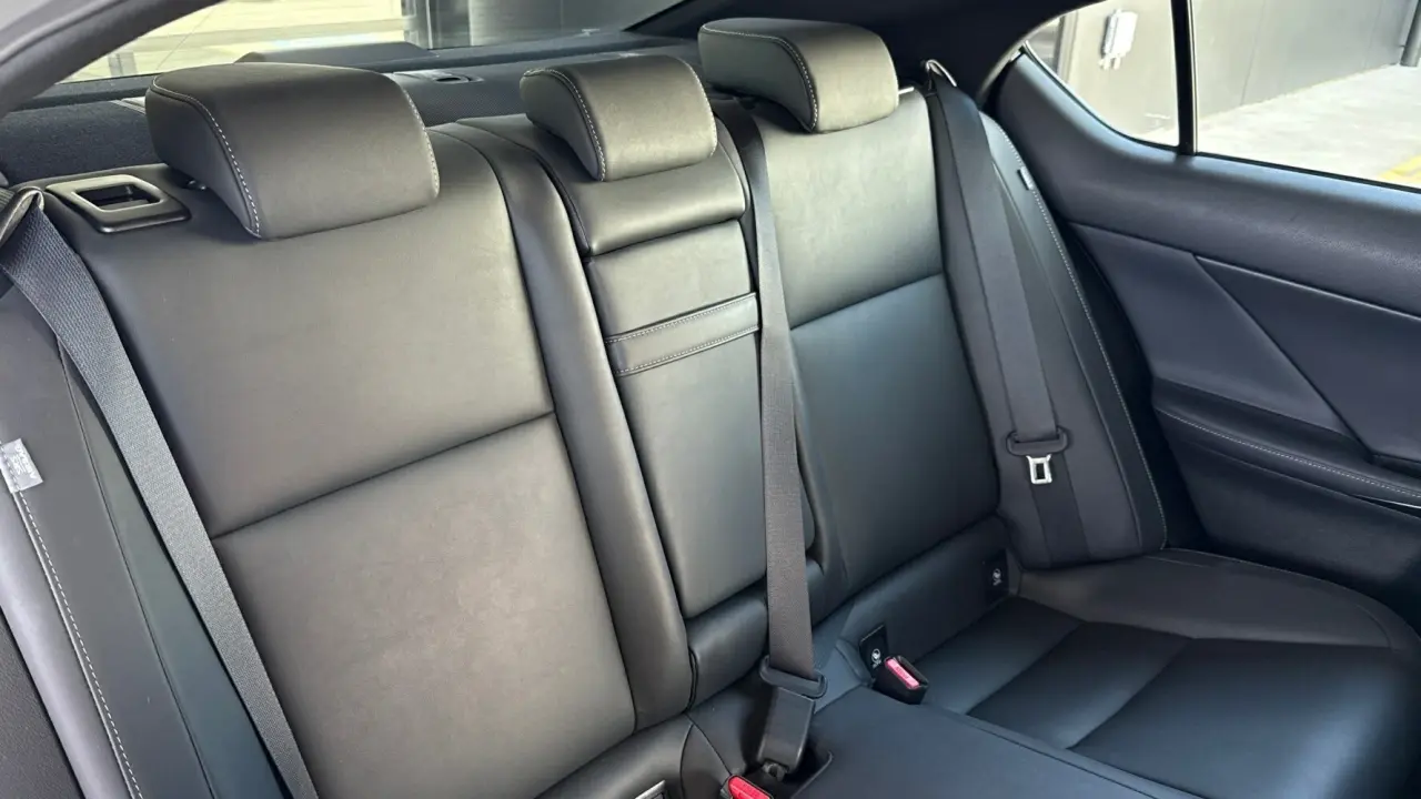 2020 Lexus IS300 Gallery Image 7