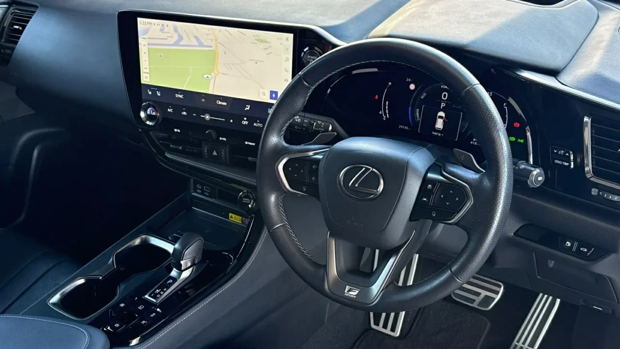 2023 Lexus NX350H Gallery Image 11