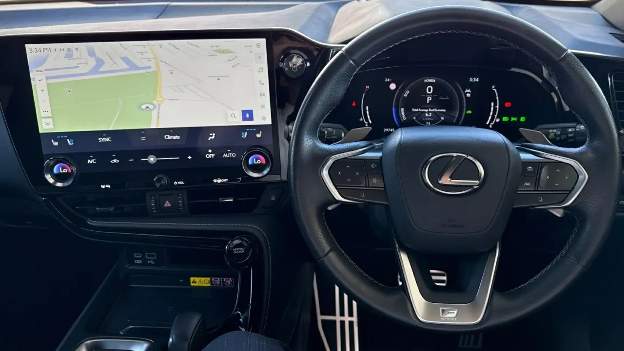 2023 Lexus NX350H Gallery Image 12