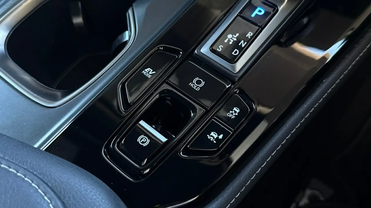 2023 Lexus NX350H Gallery Image 19