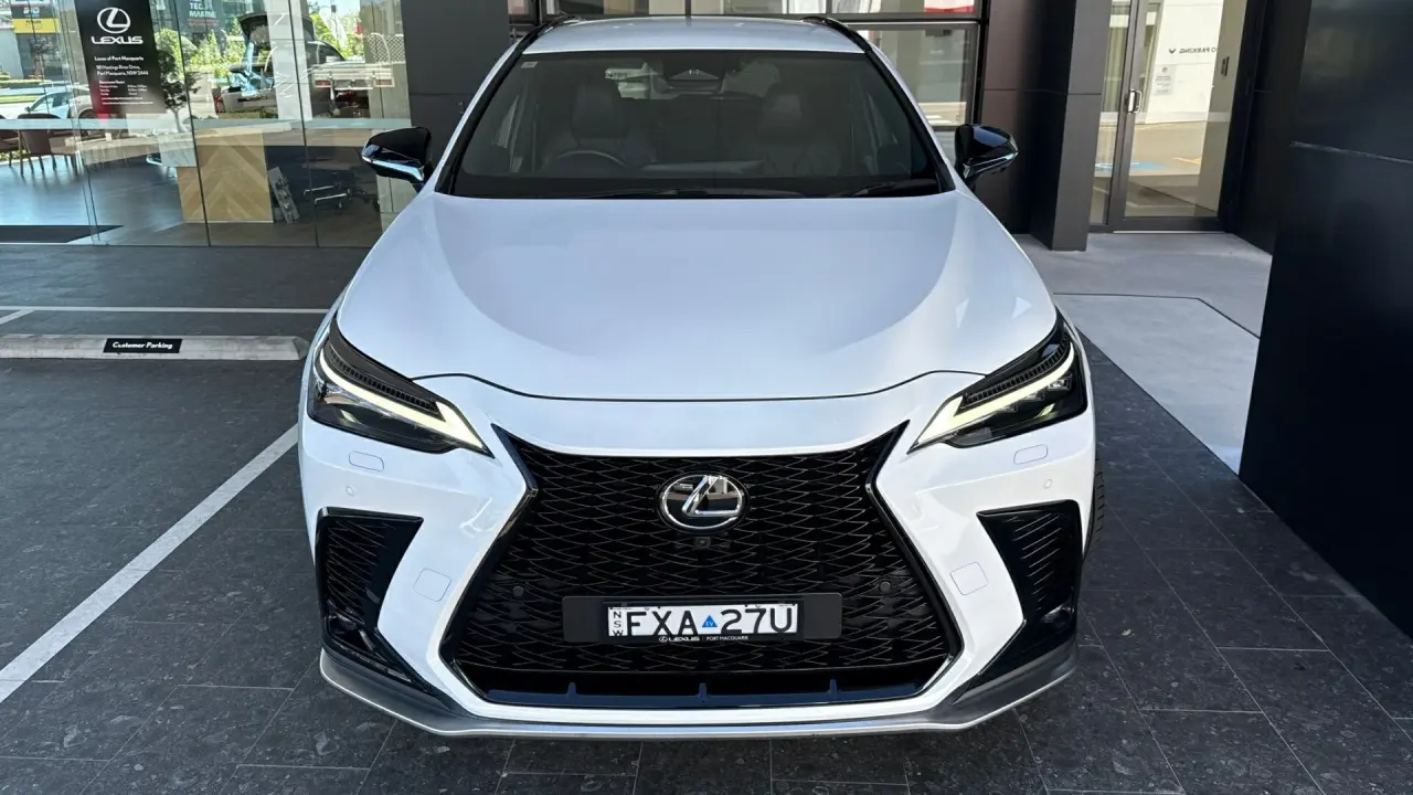 2023 Lexus NX350H Gallery Image 2