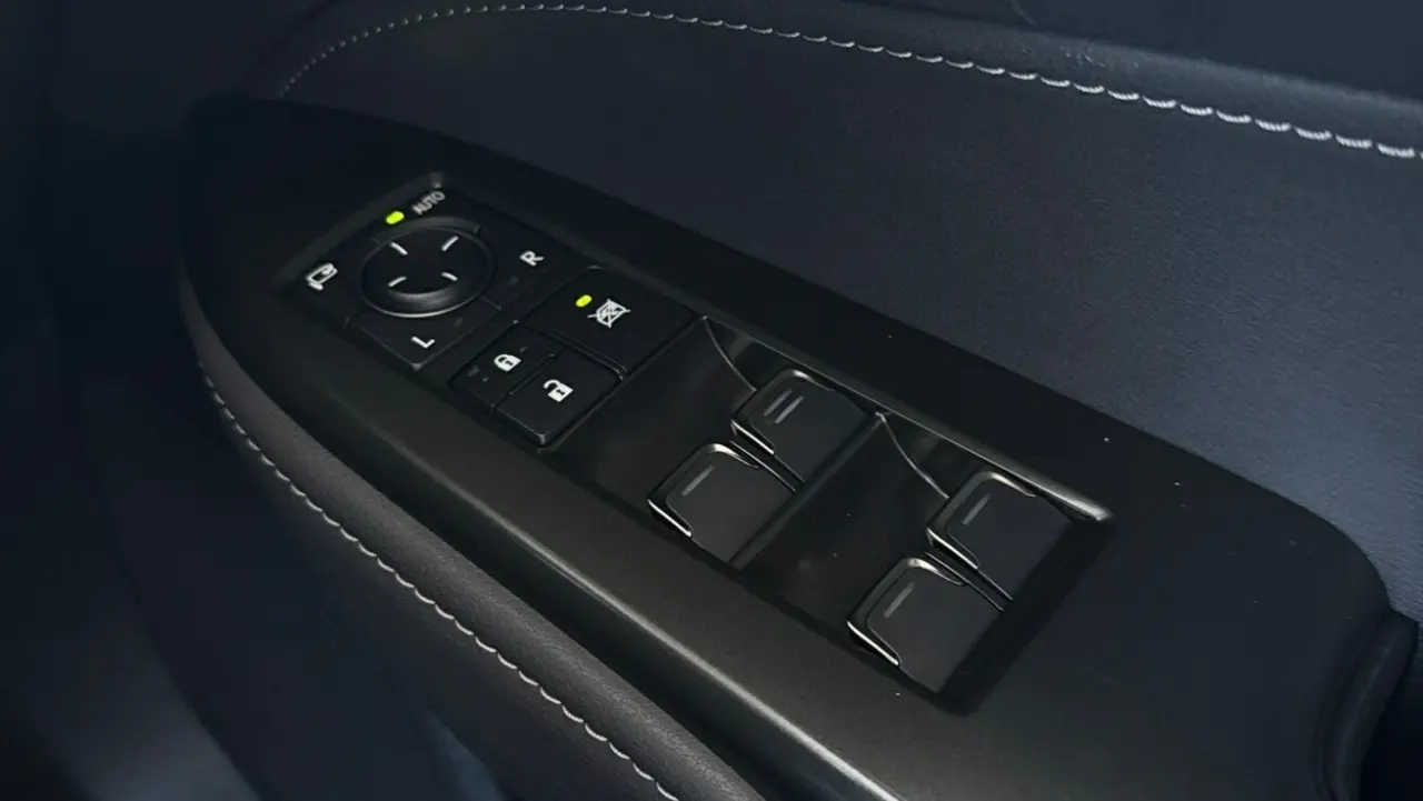 2023 Lexus NX350H Gallery Image 20