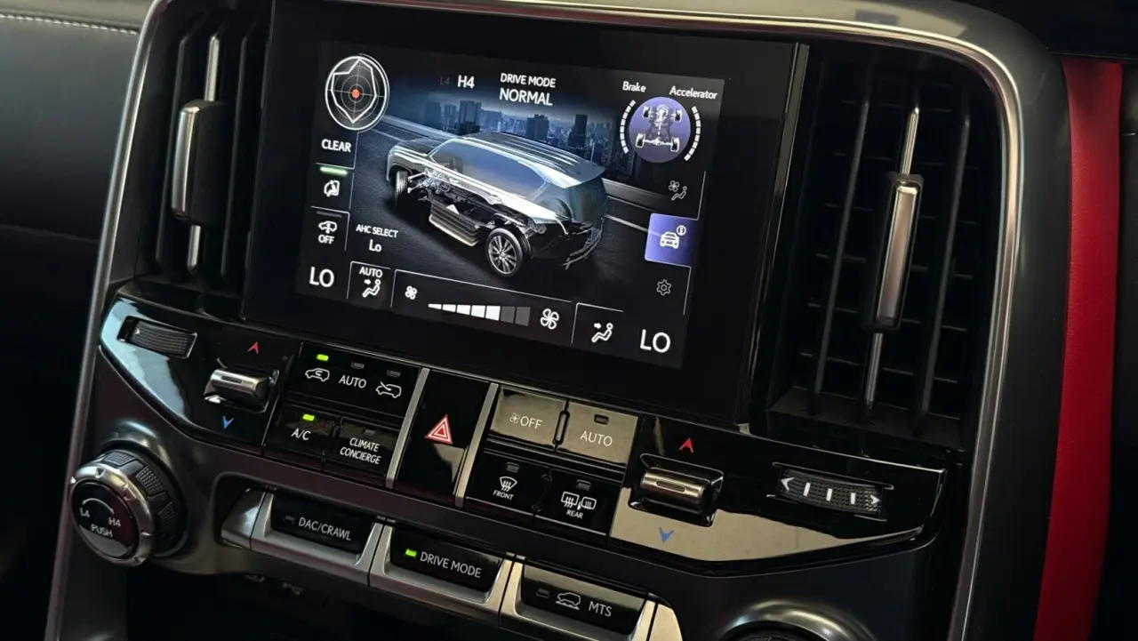 2024 Lexus LX600 Gallery Image 16