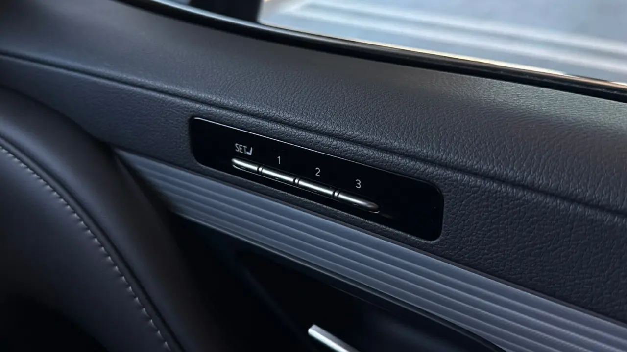 2024 Lexus LX600 Gallery Image 19