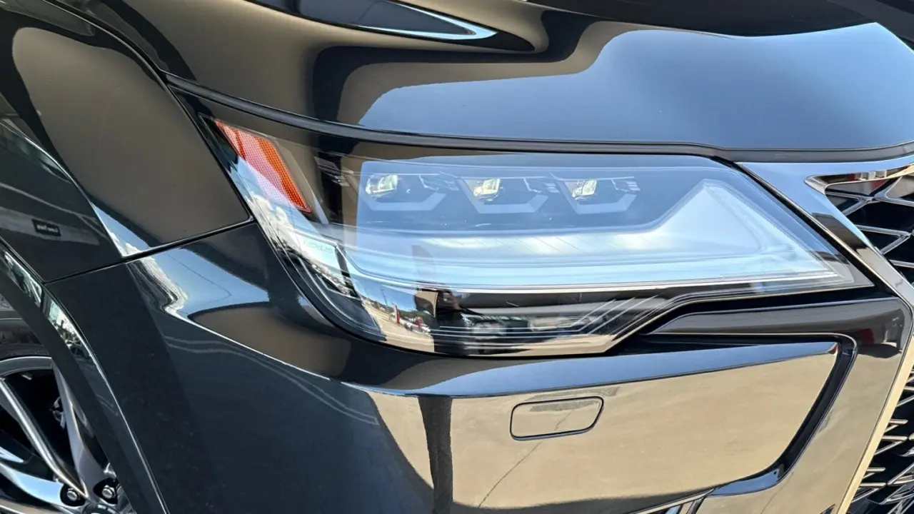 2024 Lexus LX600 Gallery Image 3