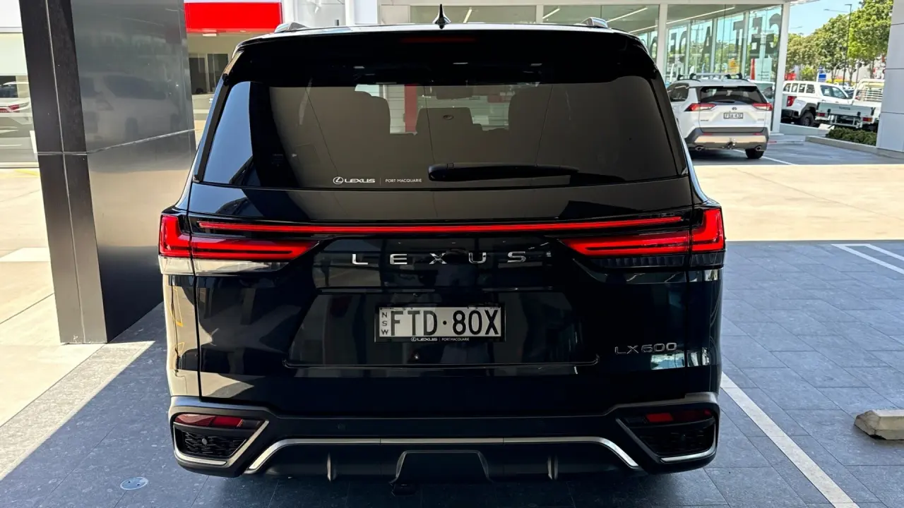 2024 Lexus LX600 Gallery Image 5