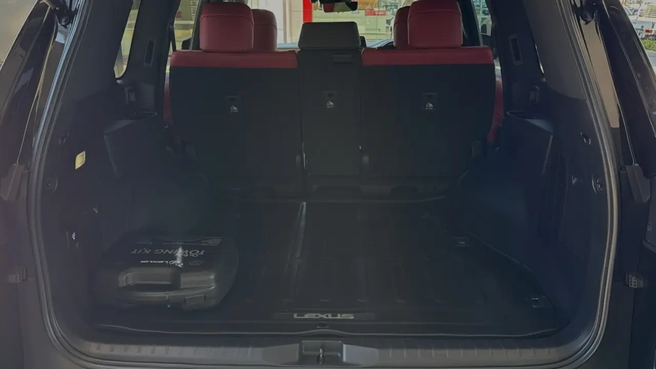 2024 Lexus LX600 Gallery Image 7