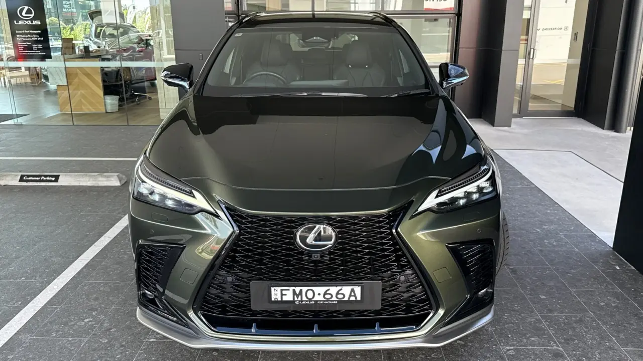 2024 Lexus NX350H Gallery Image 2