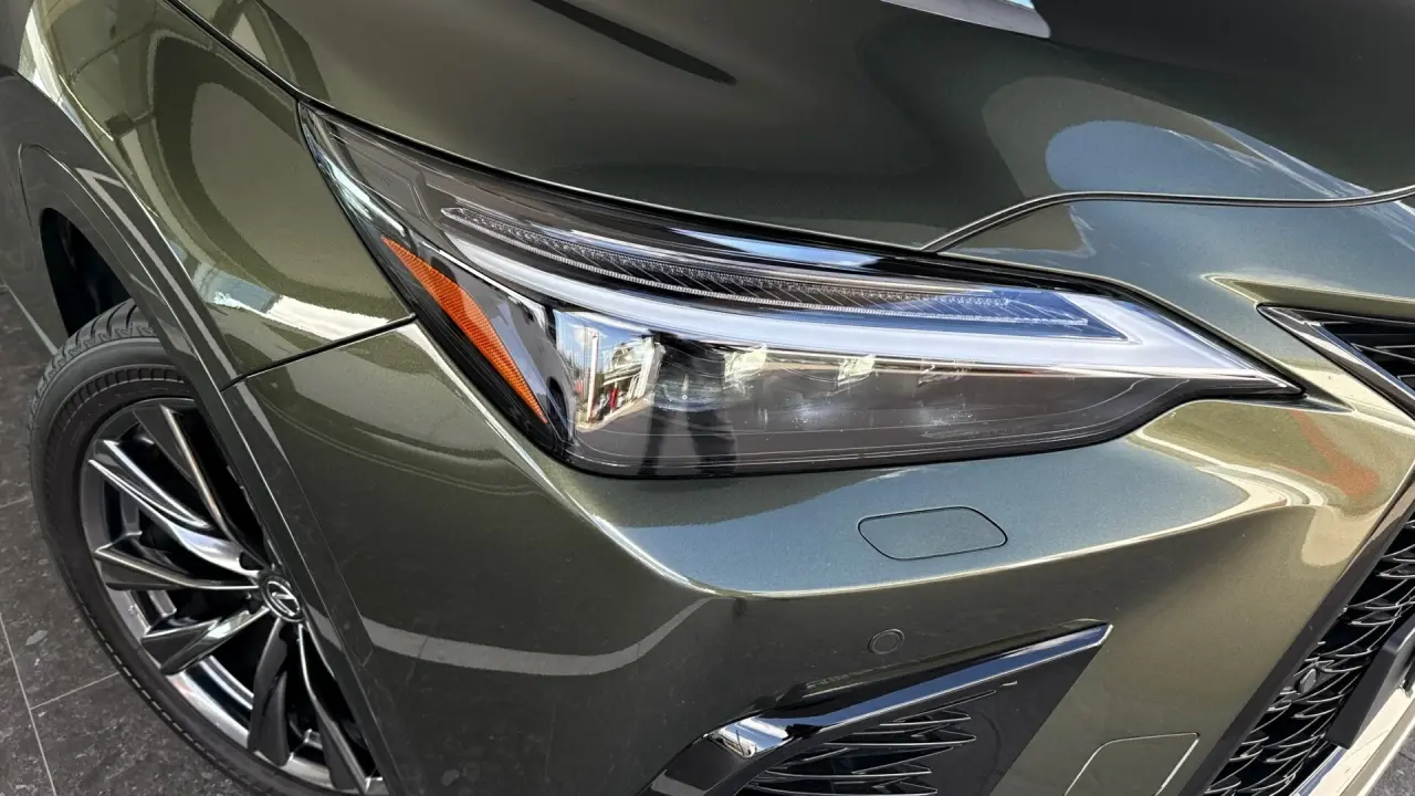 2024 Lexus NX350H Gallery Image 3