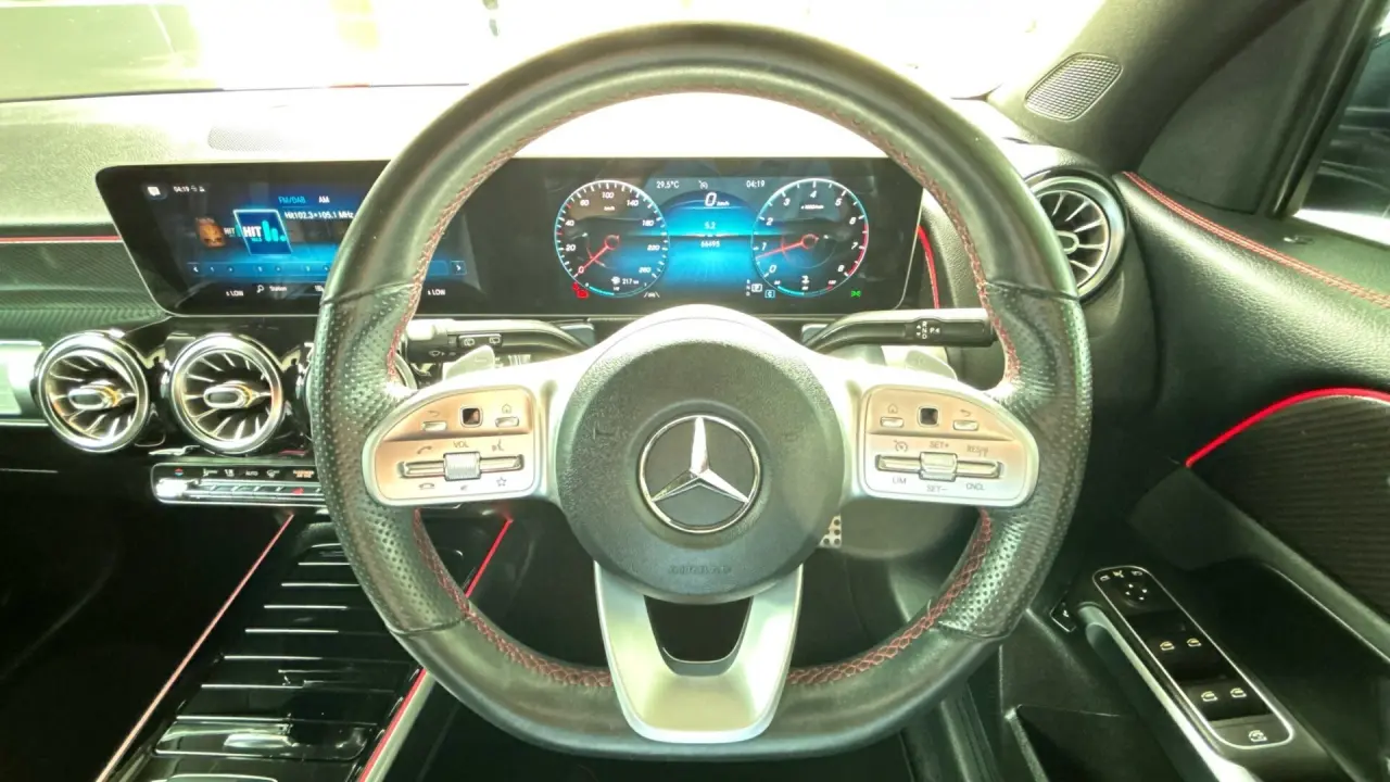 2020 MERCEDES-BENZ GLB Gallery Image 10