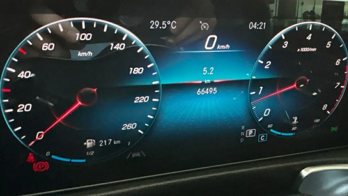 2020 MERCEDES-BENZ GLB Gallery Image 11