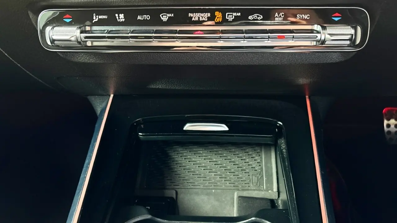 2020 MERCEDES-BENZ GLB Gallery Image 13