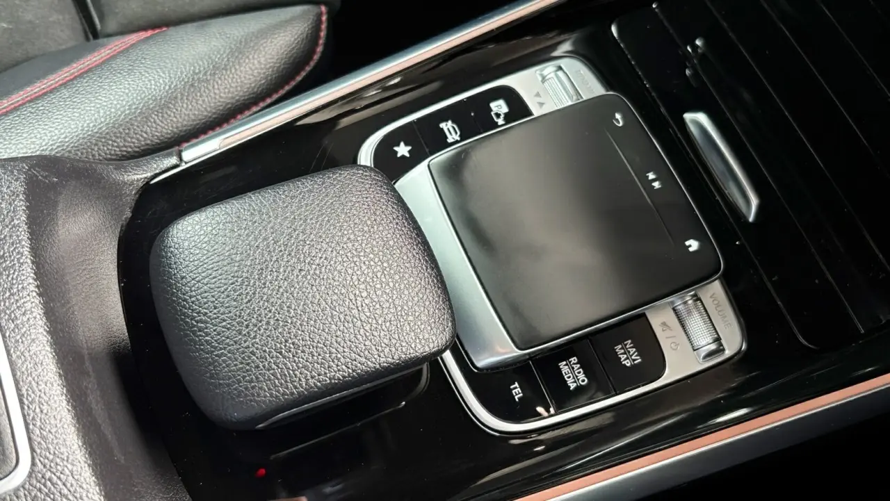 2020 MERCEDES-BENZ GLB Gallery Image 14