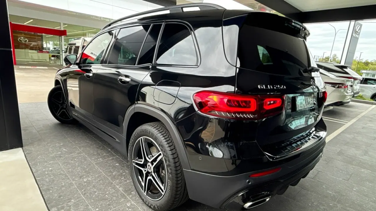 2020 MERCEDES-BENZ GLB Gallery Image 8