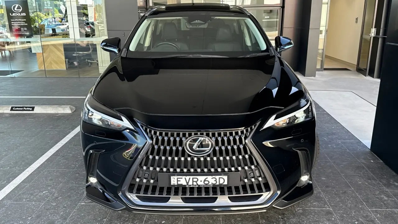 2022 Lexus NX250 Gallery Image 2