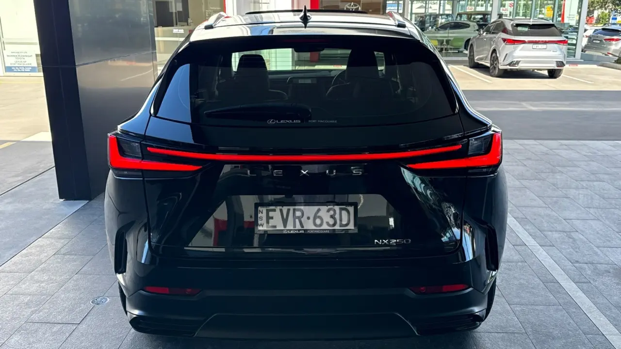 2022 Lexus NX250 Gallery Image 5