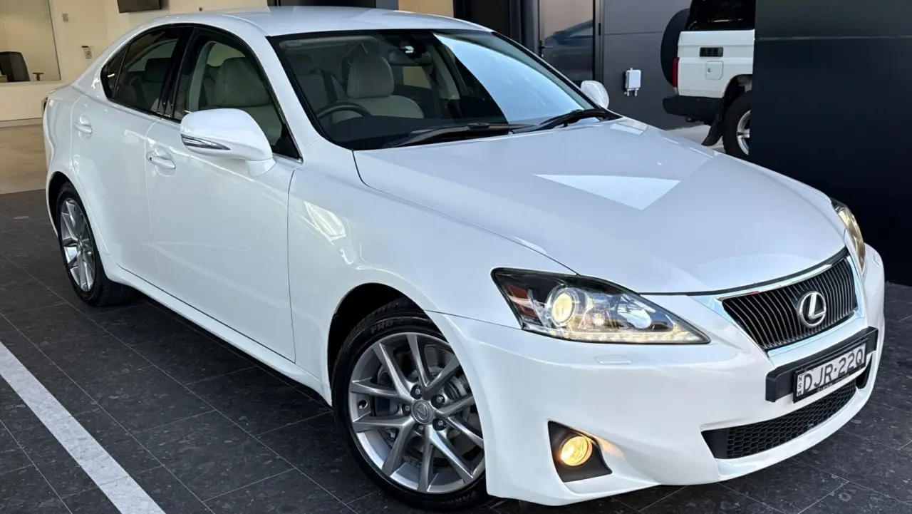 2010 Lexus IS350 Gallery Image 1