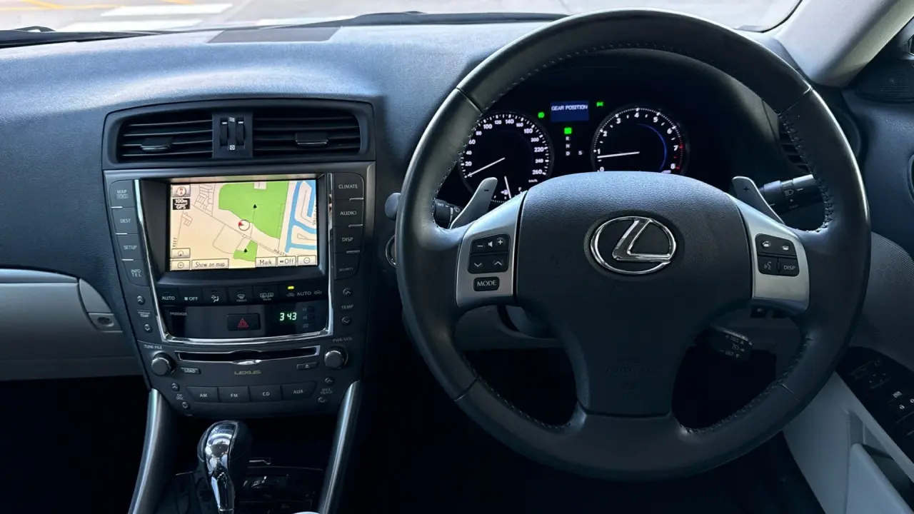 2010 Lexus IS350 Gallery Image 10