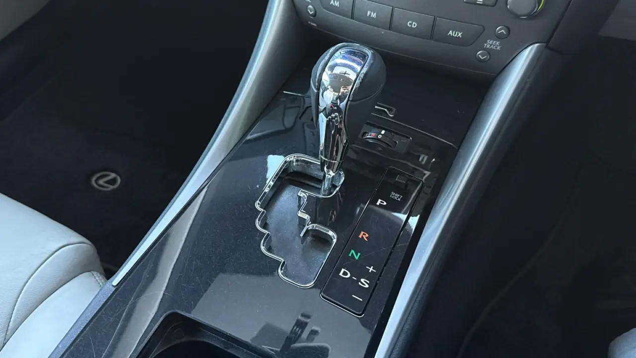 2010 Lexus IS350 Gallery Image 15