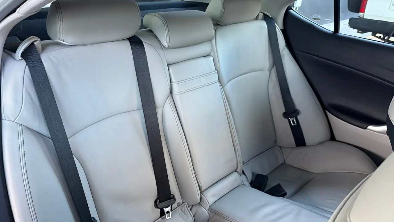 2010 Lexus IS350 Gallery Image 7