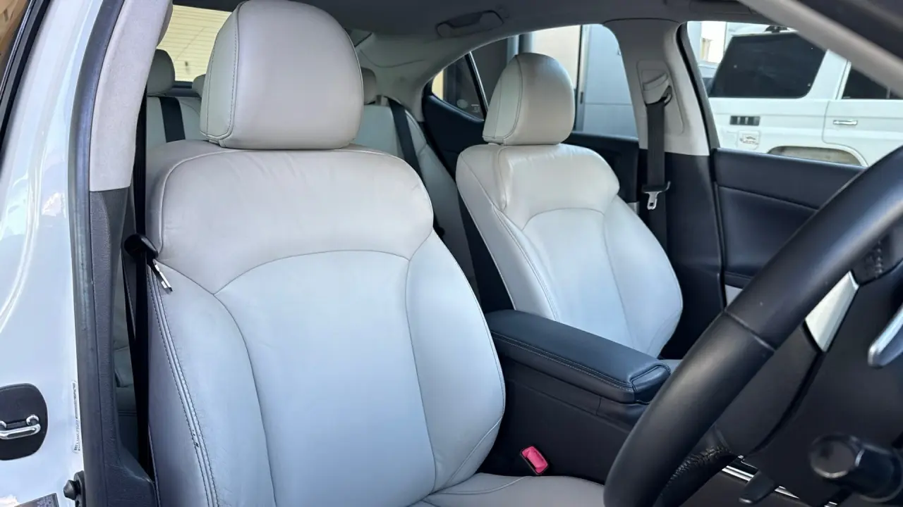 2010 Lexus IS350 Gallery Image 8