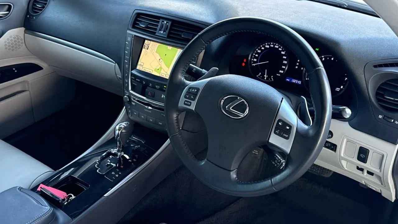 2010 Lexus IS350 Gallery Image 9