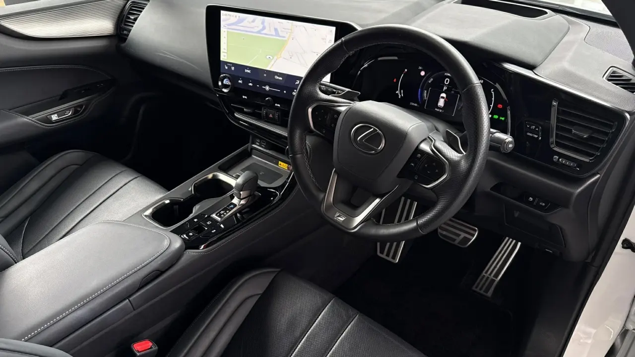 2021 Lexus NX350H Gallery Image 11