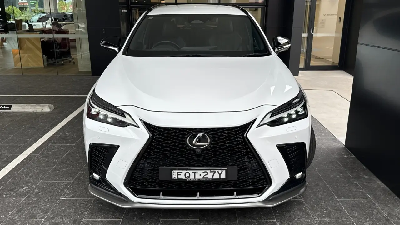 2021 Lexus NX350H Gallery Image 2